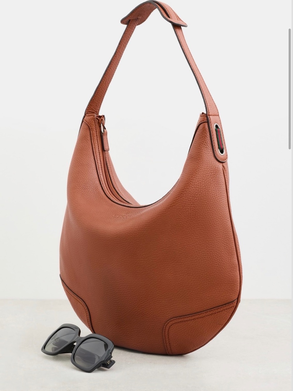 Gucci Classic Hobo Shoulder Bag in Chestnut Brown